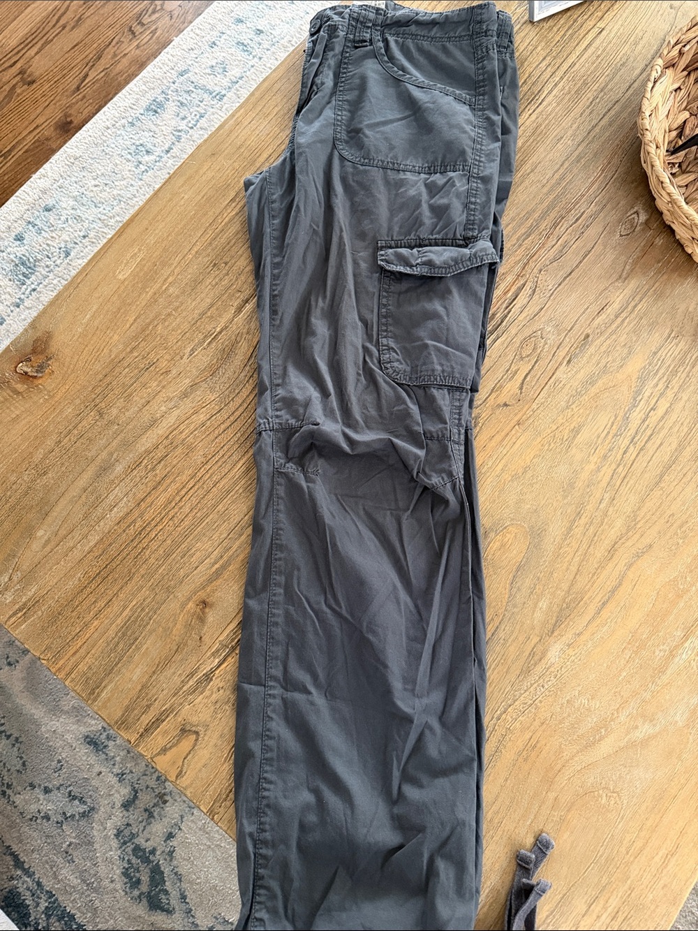 H&M Women's Gray Cargo Pants - Casual Utility Style, Size 8